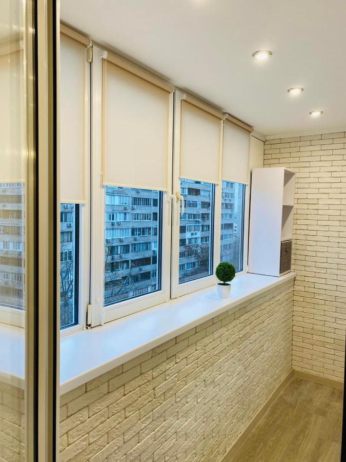 Квартира По Адресу Дружбы Народов 8А Kiev Exterior foto